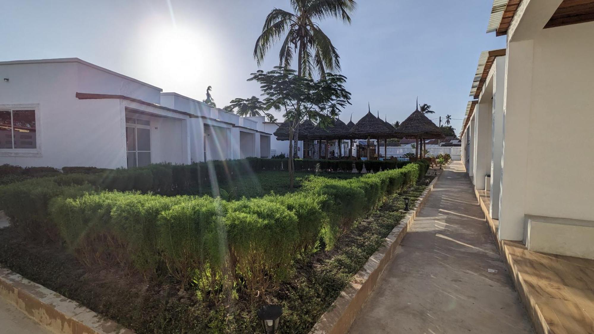 Mafia Dream Hotel Килиндони Экстерьер фото