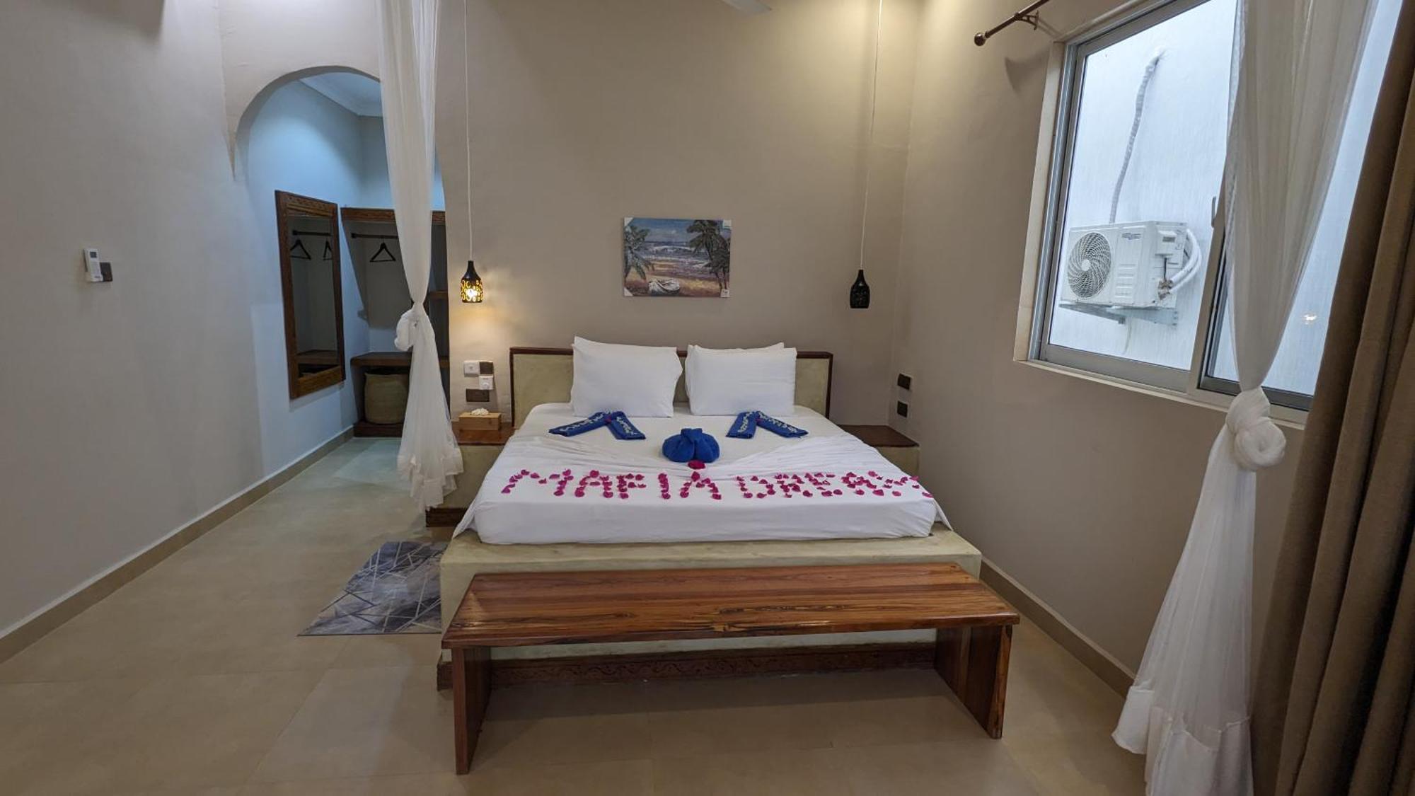 Mafia Dream Hotel Килиндони Экстерьер фото